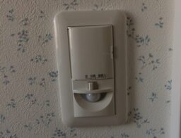 センサー付きライトの設置